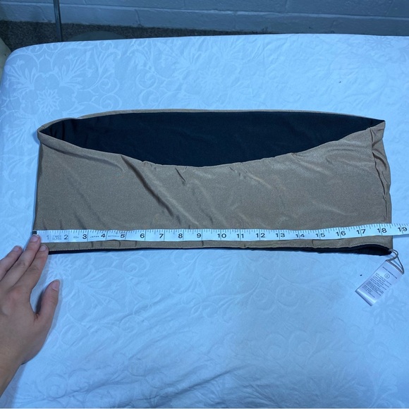 NEW Good American 8 strapless bikini top bandeau shiny gold green Reversible 5x - Picture 13 of 15